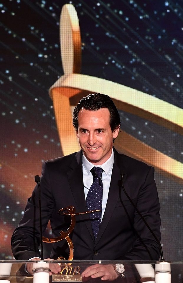 Nghi gan 3 thang,  Neymar van duoc nhan giai xuat sac nhat Ligue 1 anh 5