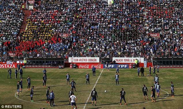 CDV toi kin san xem Messi cung dong doi luyen tap anh 1