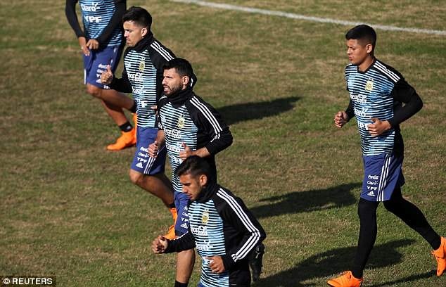 CDV toi kin san xem Messi cung dong doi luyen tap anh 5