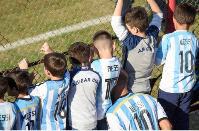 CDV toi kin san xem Messi cung dong doi luyen tap anh 3