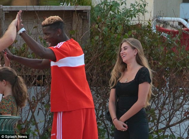 Bạn gái Pogba gia nhập dàn WAS xinh đẹp của ĐT Pháp ảnh 4 Ban gai Pogba gia nhap dan WAS xinh dep cua DT Phap anh 4