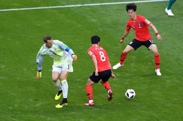 ‘Neuer là nỗi ô nhục của ĐT Đức’ ảnh 1 ‘Neuer la noi o nhuc cua DT Duc’ anh 1