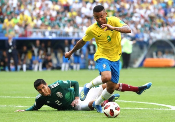 Cham diem Brazil 2-0 Mexico: Tuyet voi Neymar anh 10