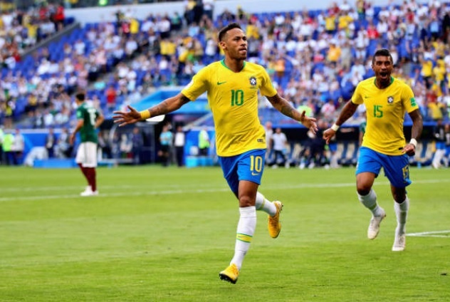 Cham diem Brazil 2-0 Mexico: Tuyet voi Neymar hinh anh