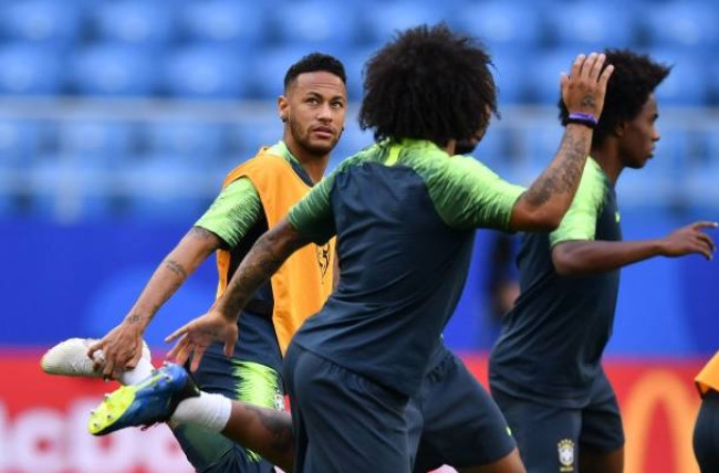 Neymar doi kieu toc truoc tran sinh tu voi Mexico anh 2