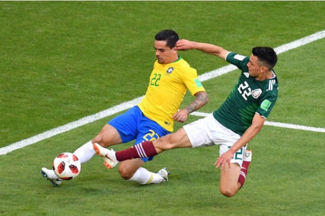 Cham diem Brazil 2-0 Mexico: Tuyet voi Neymar anh 2