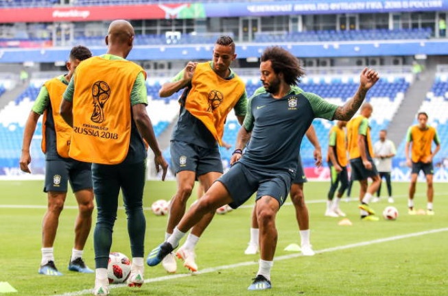 Neymar doi kieu toc truoc tran sinh tu voi Mexico anh 4