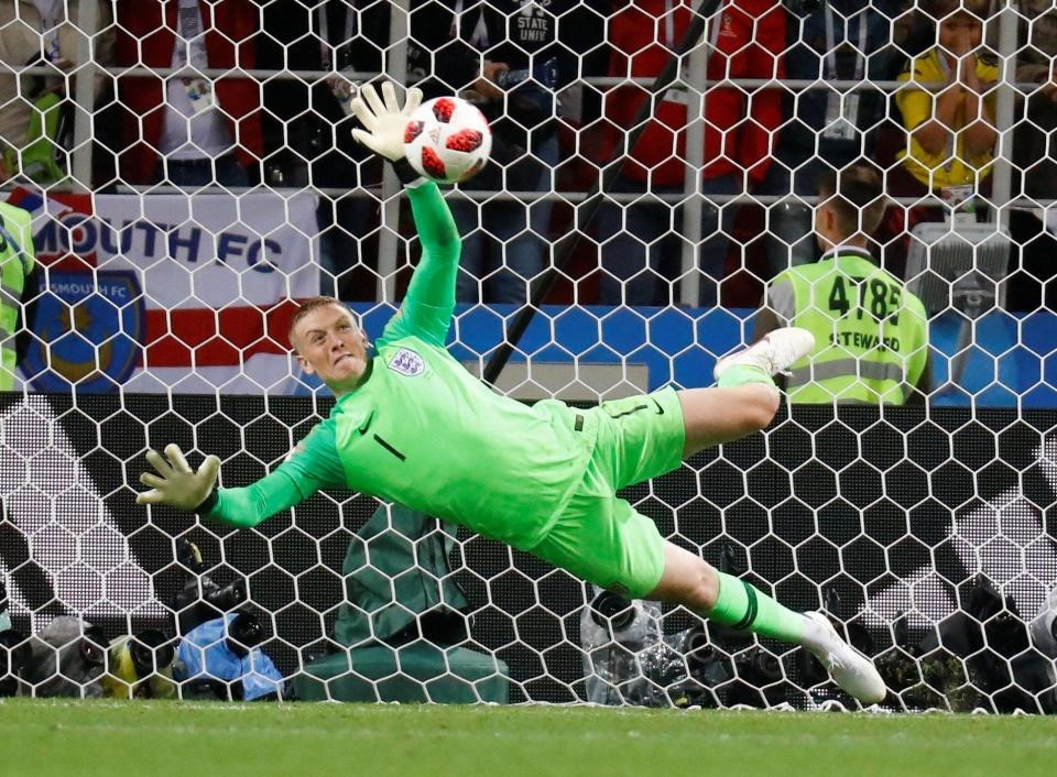 Người hùng ĐT Anh đáp trả Courtois sau khi bị chê 'lùn' ảnh 1 Nguoi hung DT Anh dap tra Courtois sau khi bi che 'lun' anh 1