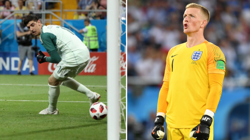 Nguoi hung tuyen Anh dap tra Courtois sau khi bi che thap hinh anh