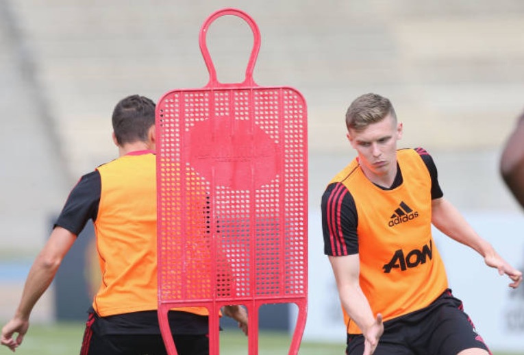 Mourinho ra mat tro ly moi trong chuyen du dau tren dat My anh 12