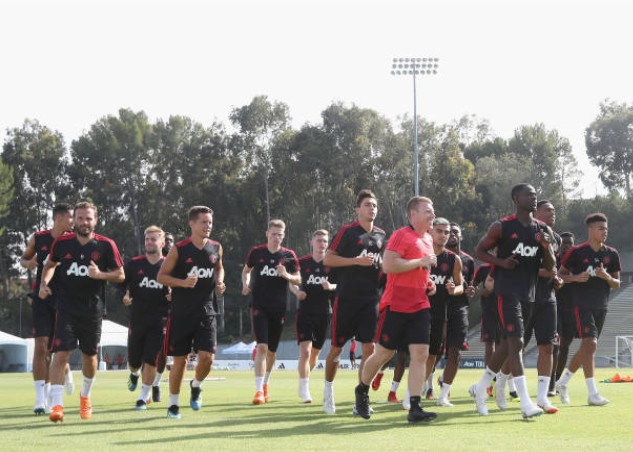 Mourinho ra mat tro ly moi trong chuyen du dau tren dat My anh 13