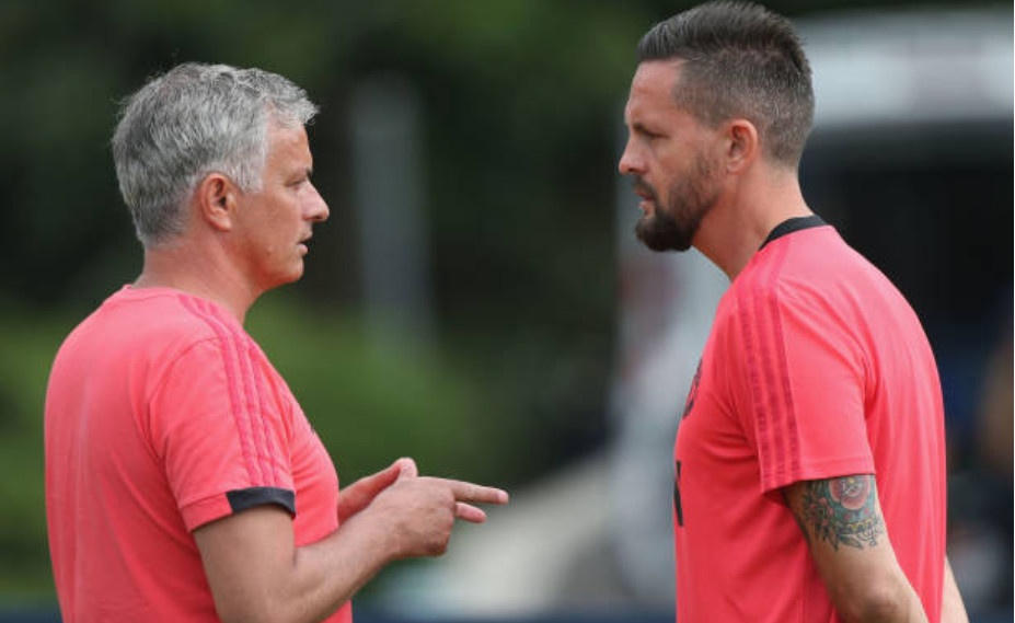 Mourinho ra mat tro ly moi trong chuyen du dau tren dat My hinh anh