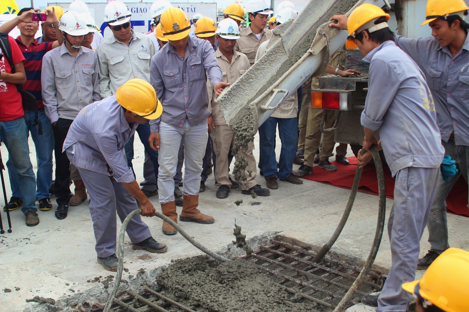 Hop long cau Sai Gon 2 hinh anh