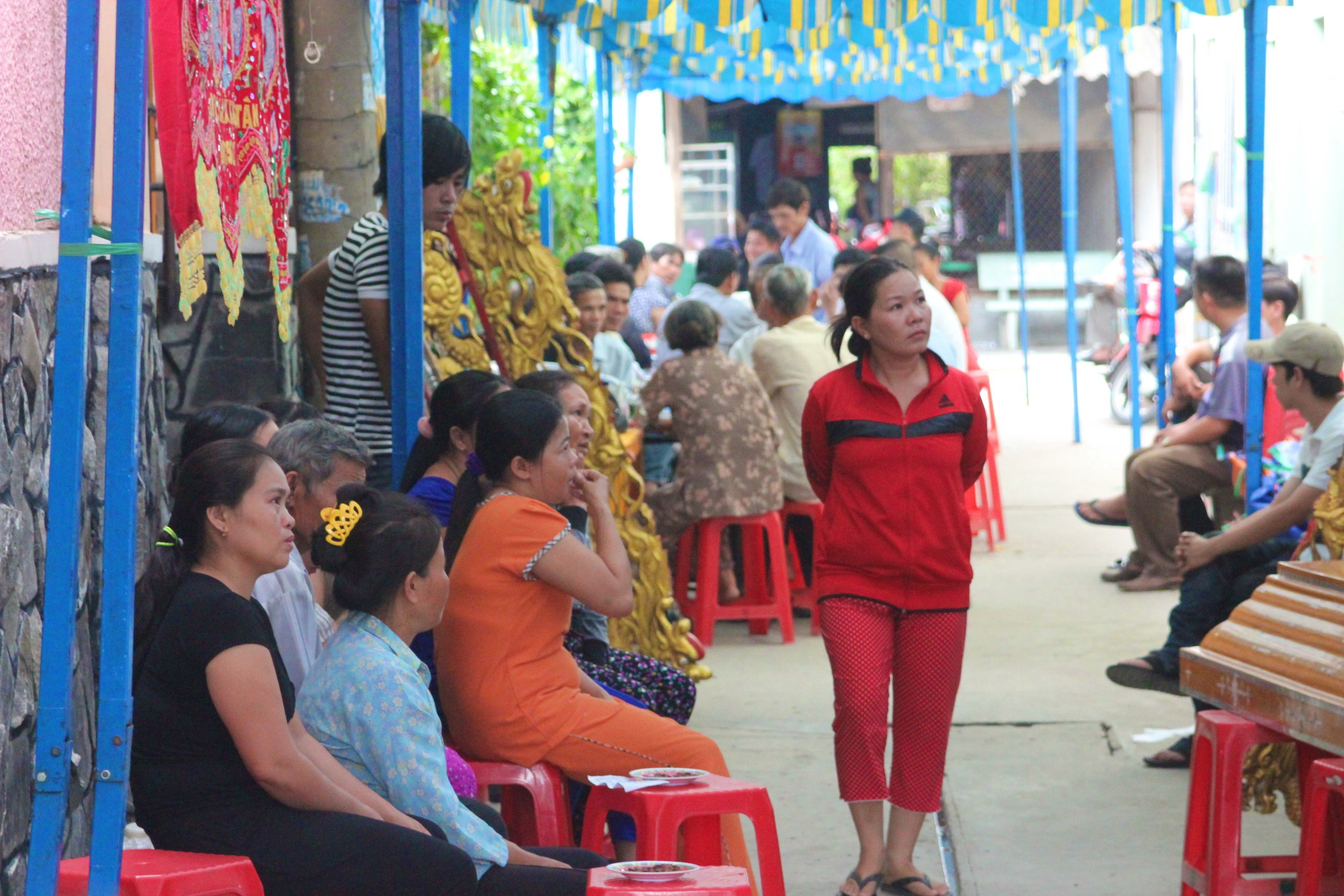 2 vo chong chet khi tap the duc khong co gi de lai cho con hinh anh
