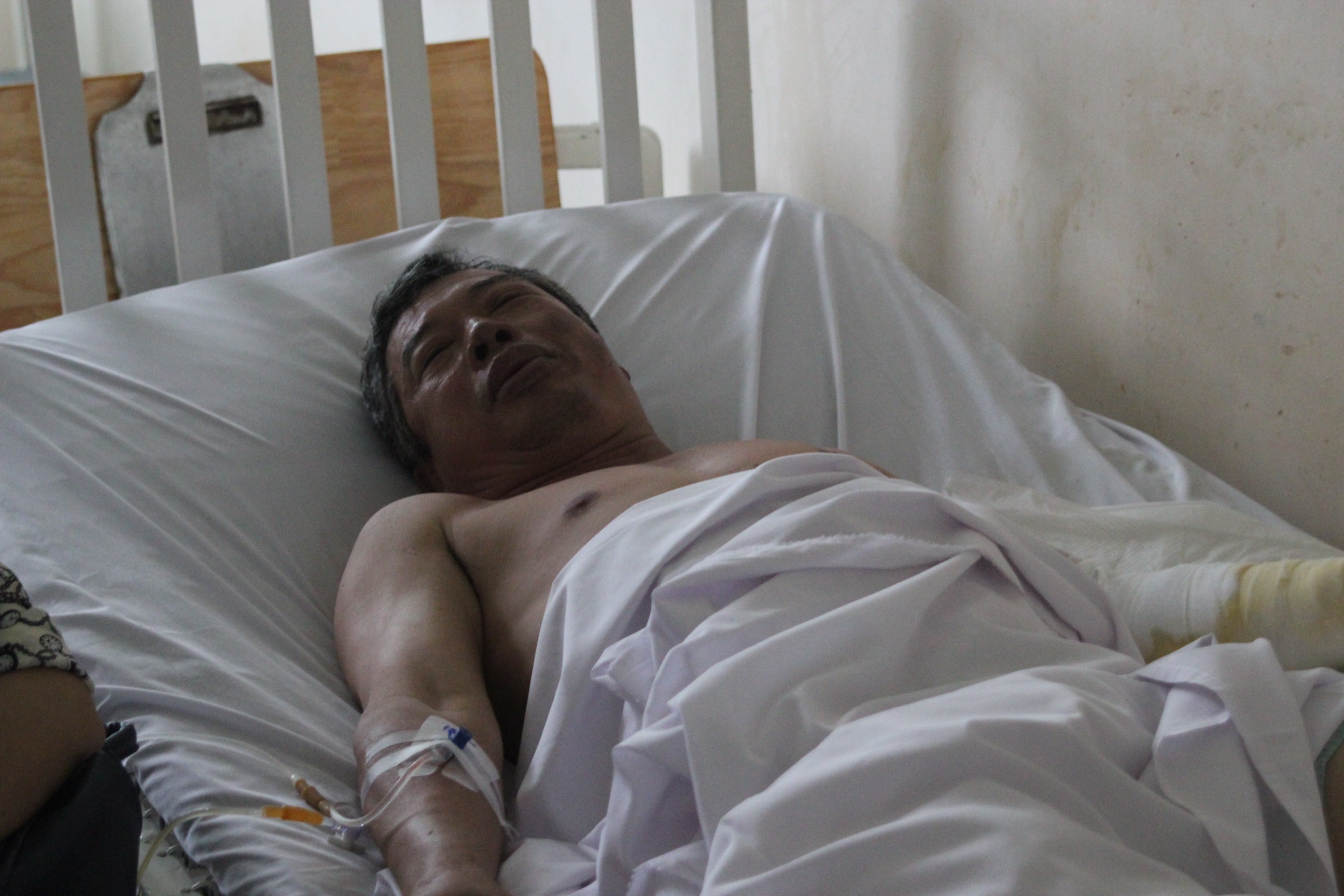 Giay phut doi mat tu than cua lai xe ngan tham hoa hinh anh