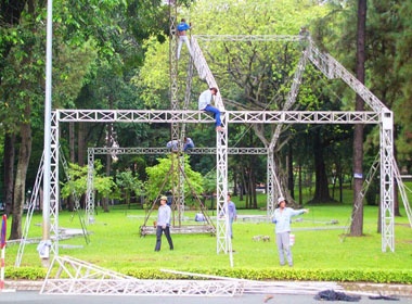 Can canh noi dien ra le vieng Dai tuong o Sai Gon hinh anh