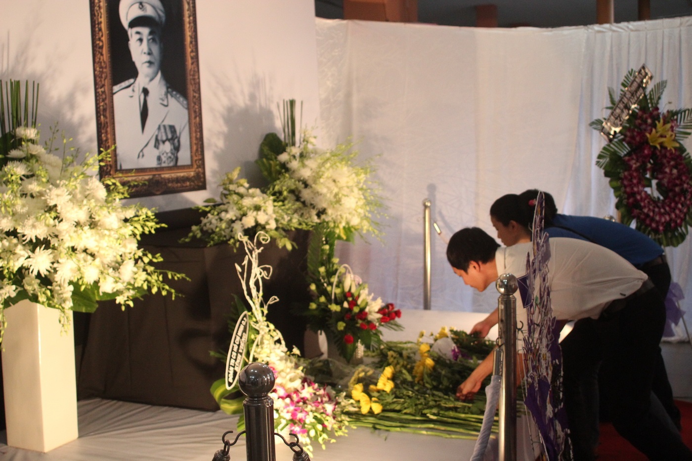 Gioi tre TP.HCM lap ban tho Dai tuong Vo Nguyen Giap hinh anh