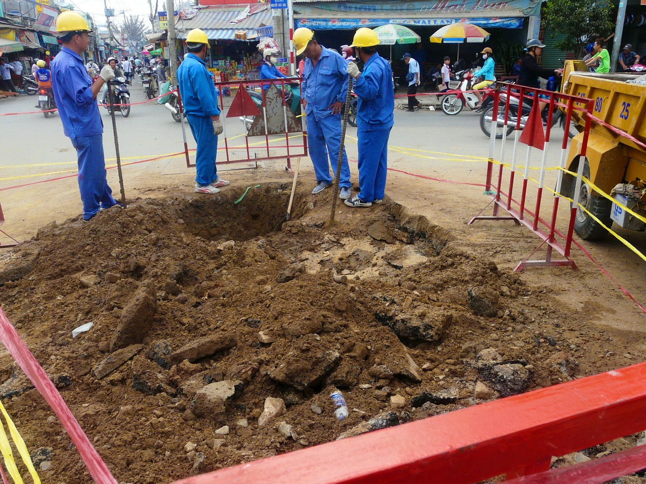 TP.HCM tang cuong quan ly DN tranh xay ra 'luong khung' hinh anh