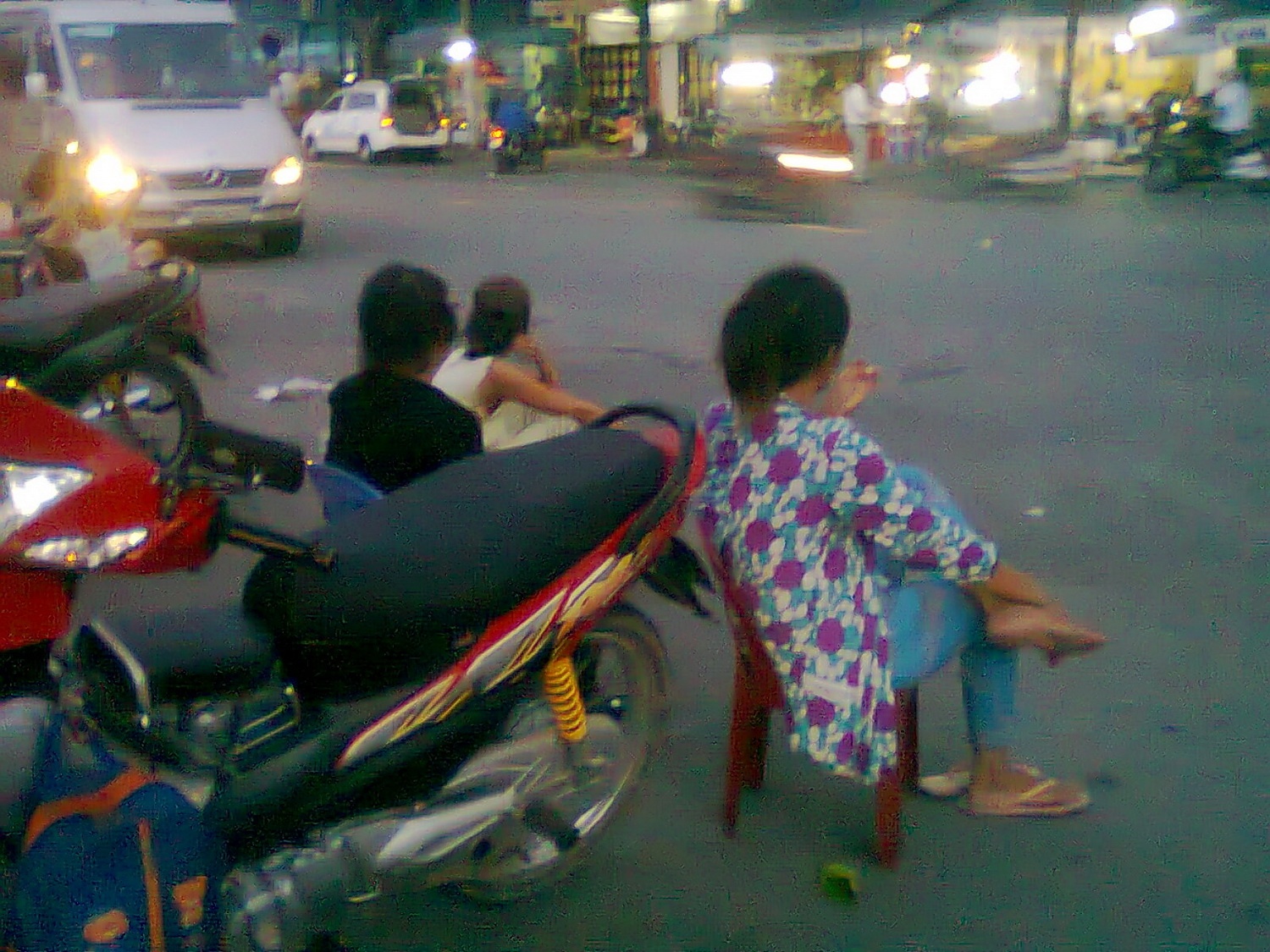 'Co' ve tau Tet nhan nhan o ga Sai Gon hinh anh