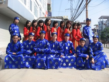Sinh vien kiem tien bang nghe... ban duyen hinh anh