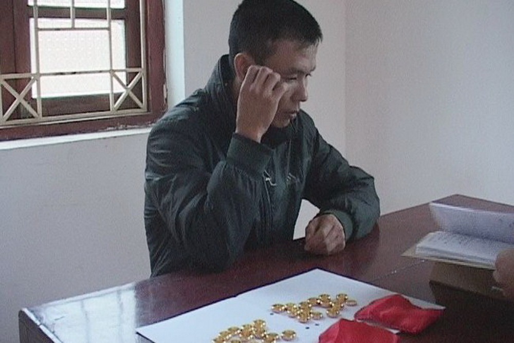 Trom nua ty dong cua nguoi tinh hinh anh