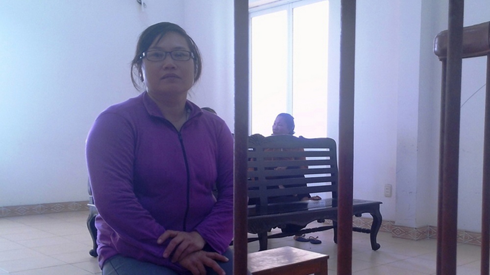 Nguoi dan xin giam an cho bi cao 'danh ghen lot do' hinh anh