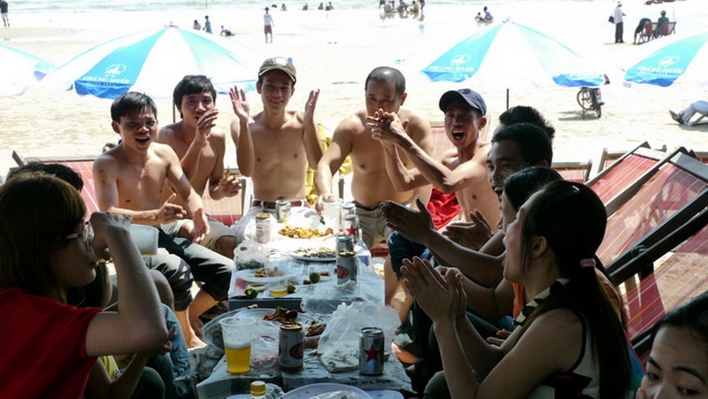 Do xo di Vung Tau tam bien ngay Tet hinh anh