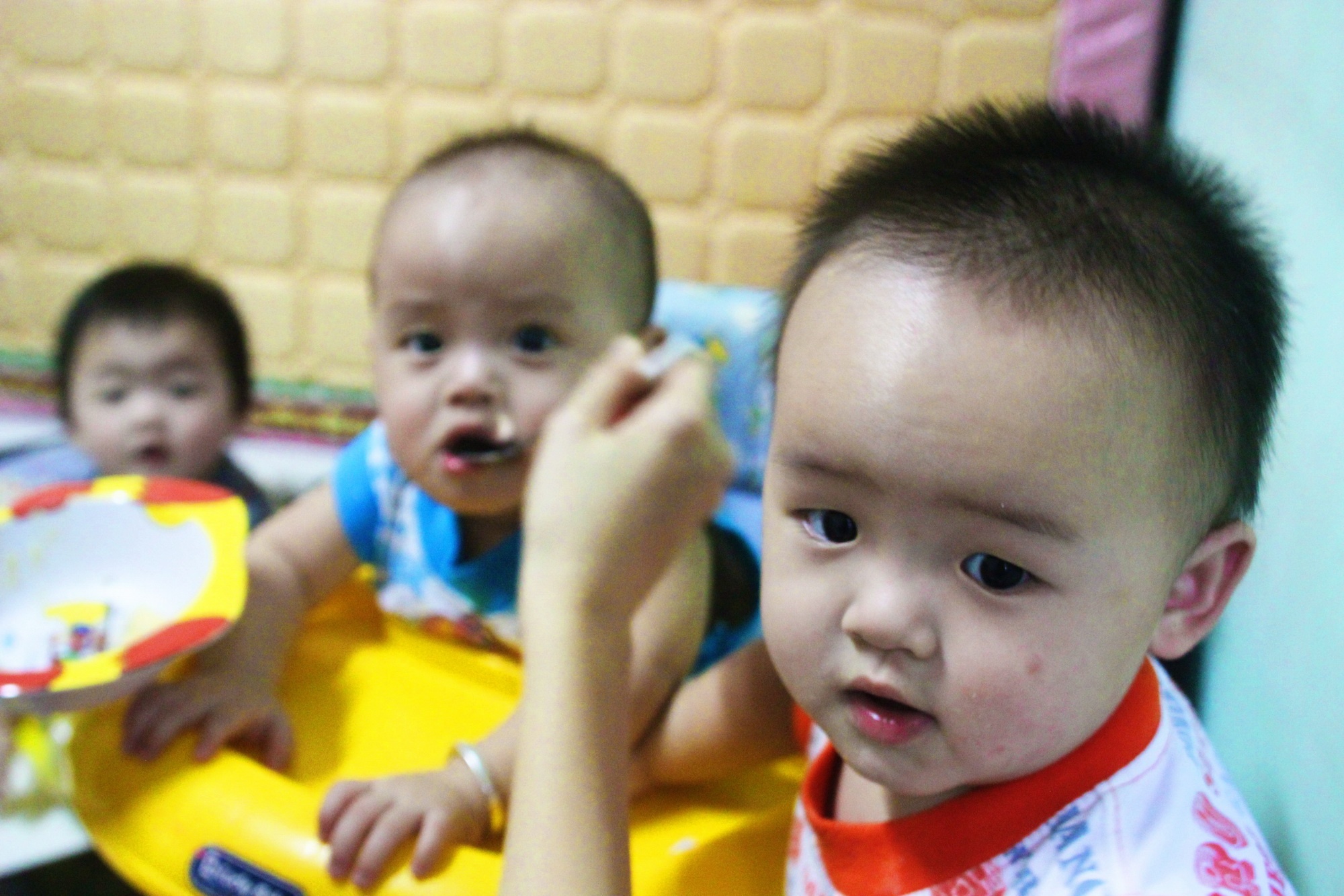 Nha tre thu nho cua gia dinh sinh 5 o Sai Gon hinh anh