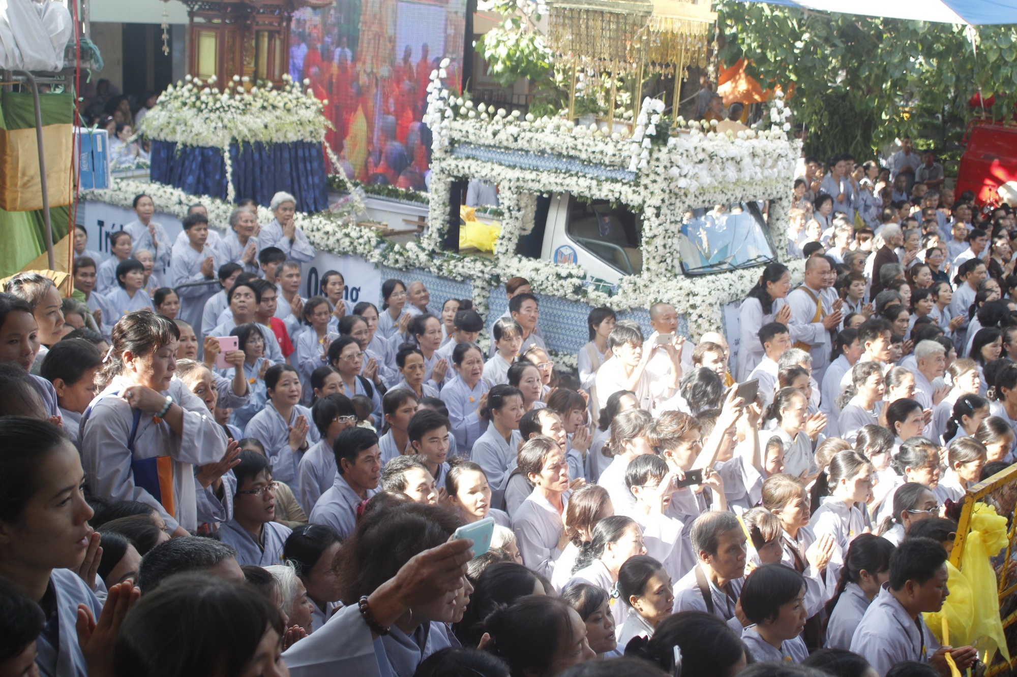 Dong nguoi tien dua Dai lao Hoa thuong Thich Tri Tinh hinh anh
