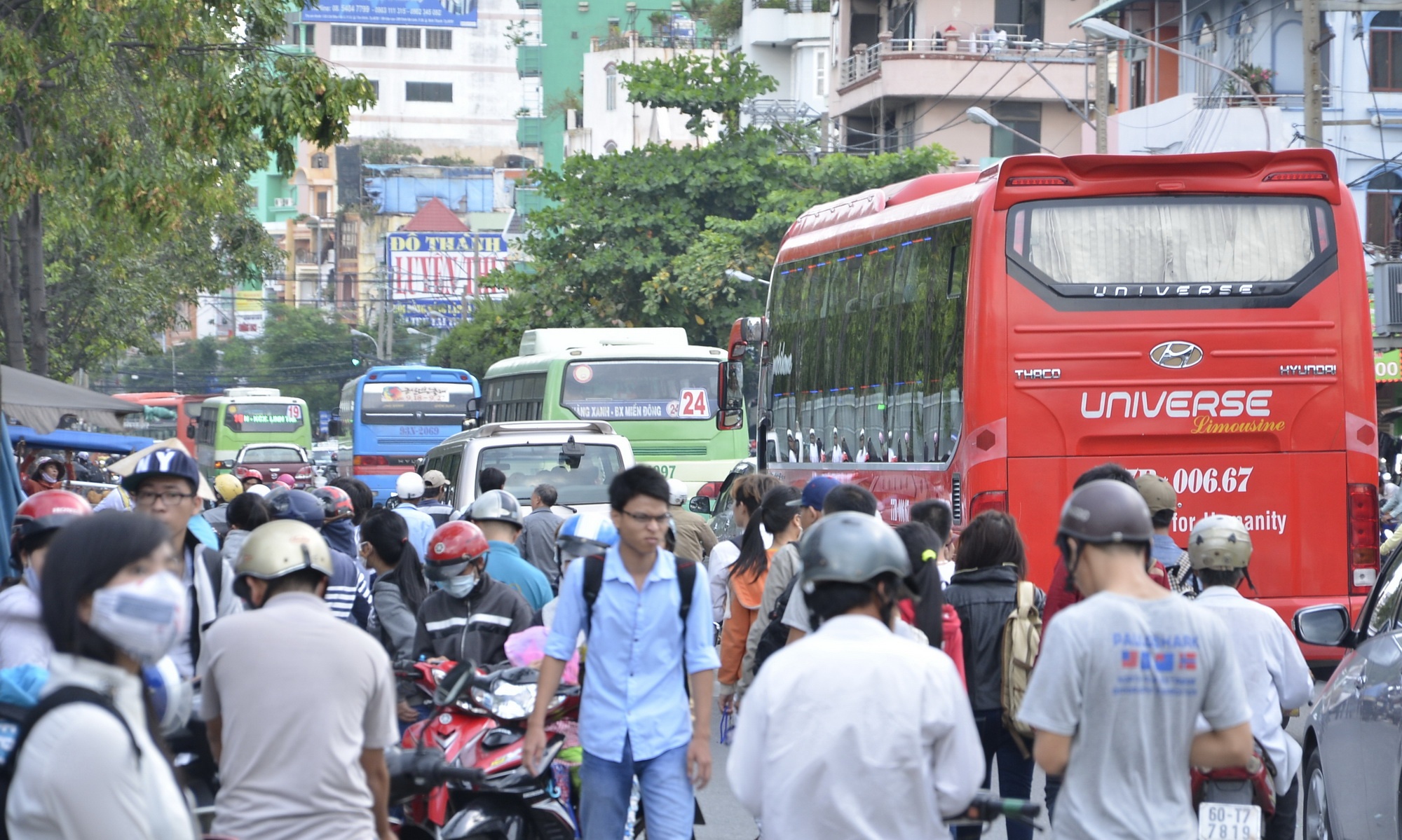 Nguoi dan un un do ve Sai Gon sau ky nghi le hinh anh