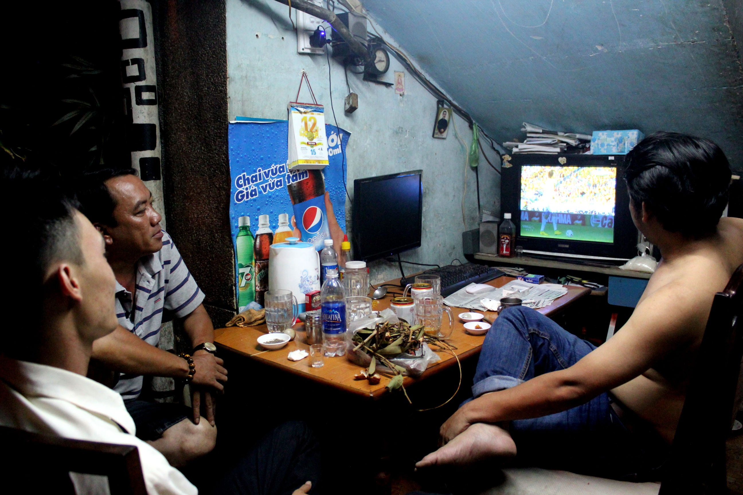 Nguoi Sai Gon thuong thuc World Cup tren duong pho hinh anh