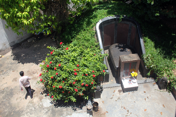 'Thanh pho ma' va nhung gieng nuoc canh mo ma o Sai Gon hinh anh