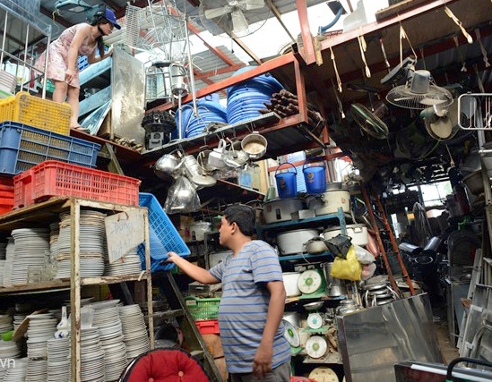 Cho 'mua cua nguoi chan, ban cho nguoi can' o Sai Gon hinh anh