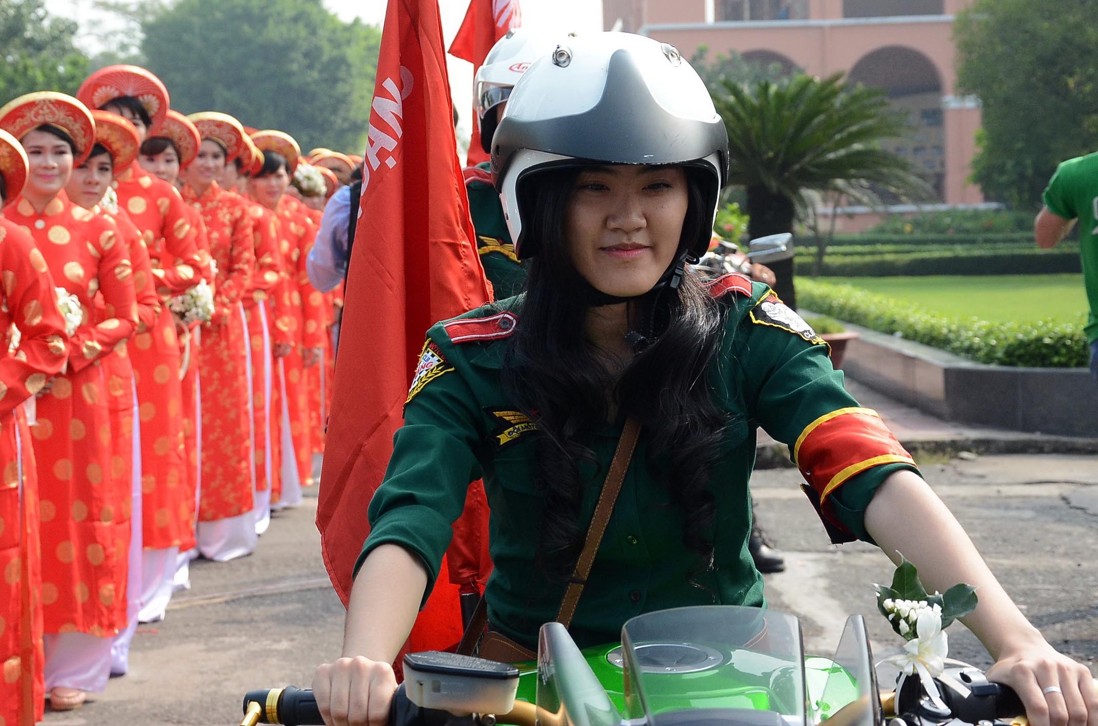 Cô gái khiến nhiều người ngưỡng mộ đó là Nguyễn Lâm Thanh Tú, sinh năm 1995, ngụ quận 5, TP.HCM.