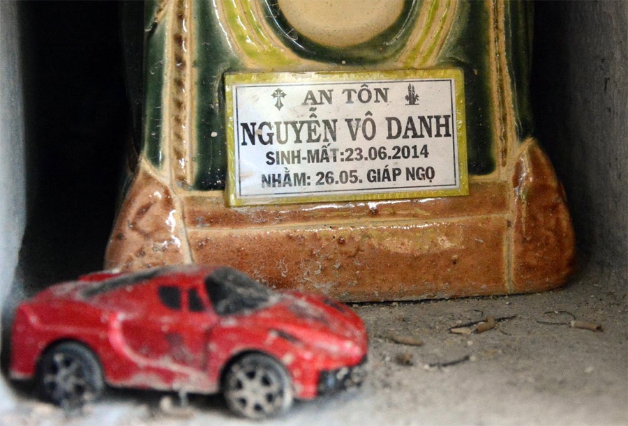 Nghia trang cua hon 7.000 hai nhi bi bo roi hinh anh