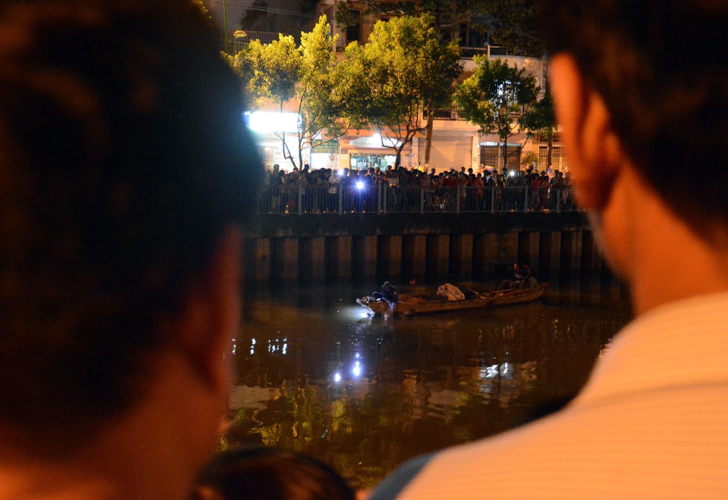 Hang nghin nguoi hieu ky xem xac chet tren kenh Nhieu Loc hinh anh