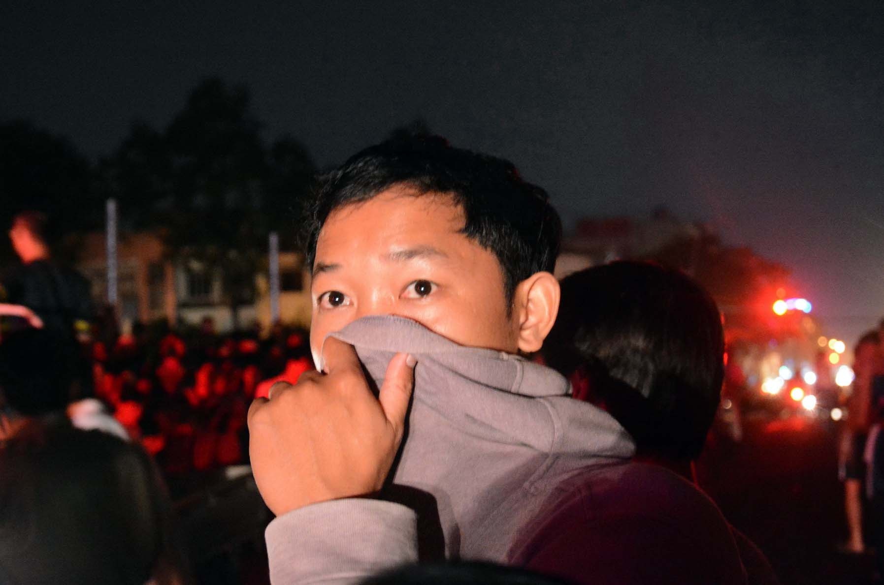 Hang ngan nguoi Sai Gon hoi hop xem 8 can nha bi chay hinh anh