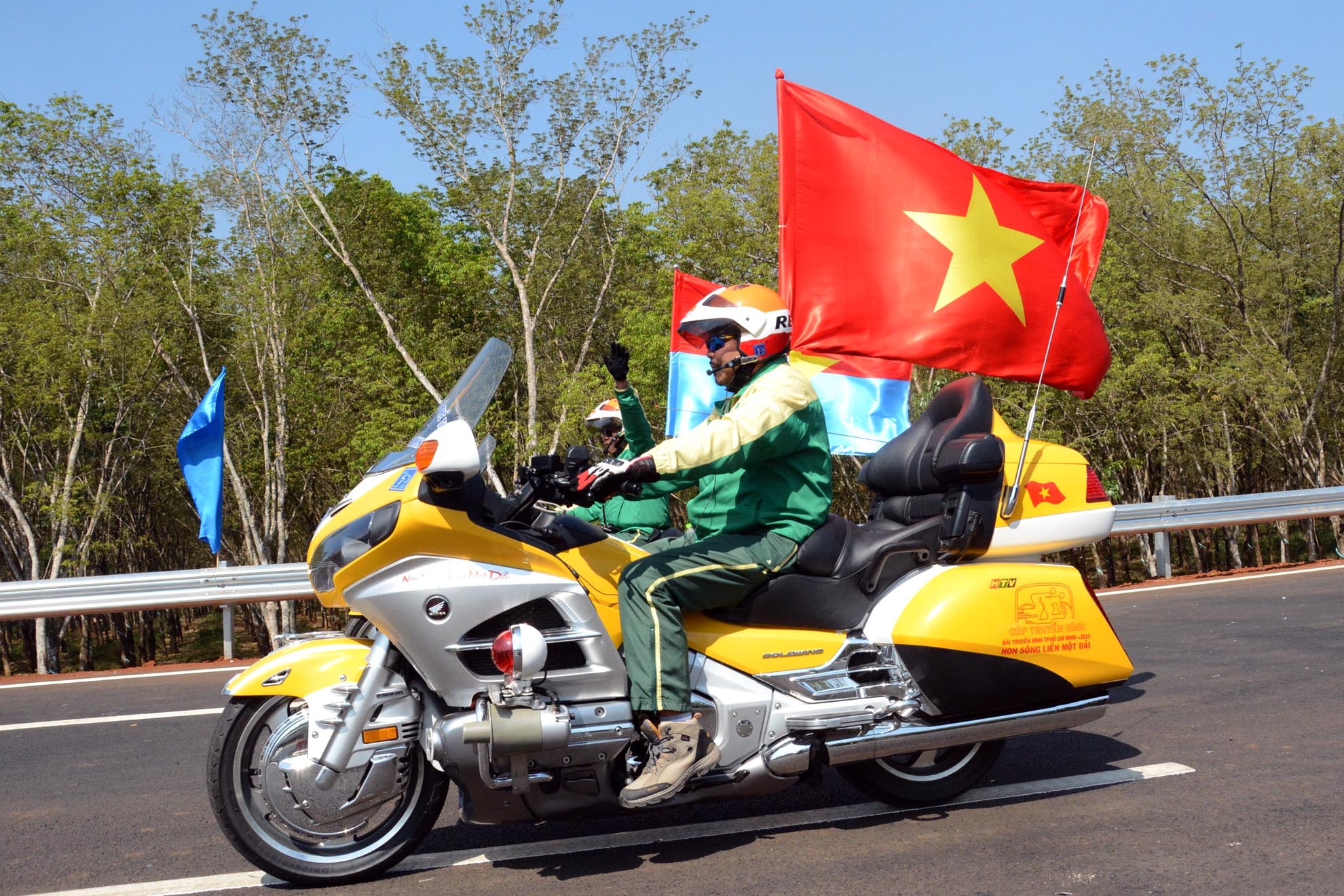 Doan moto khung xong dat cao toc hien dai nhat VN hinh anh