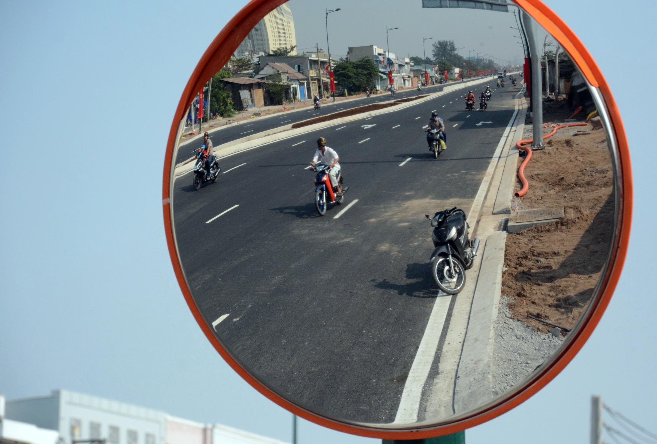 Thong xe lan thu 4 duong noi do dep nhat Sai Gon hinh anh