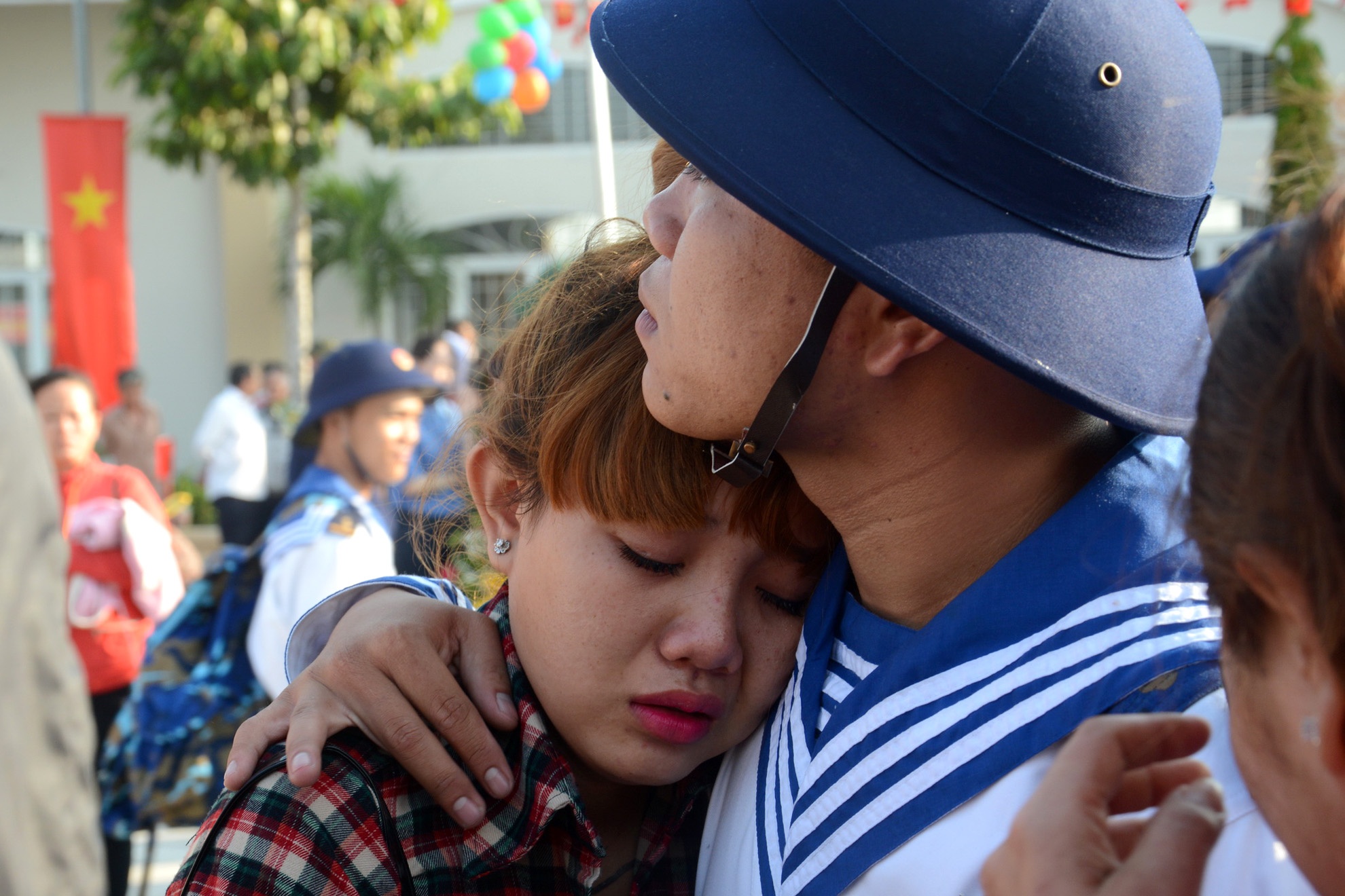 Boi hoi chia tay tan binh len duong nhap ngu hinh anh