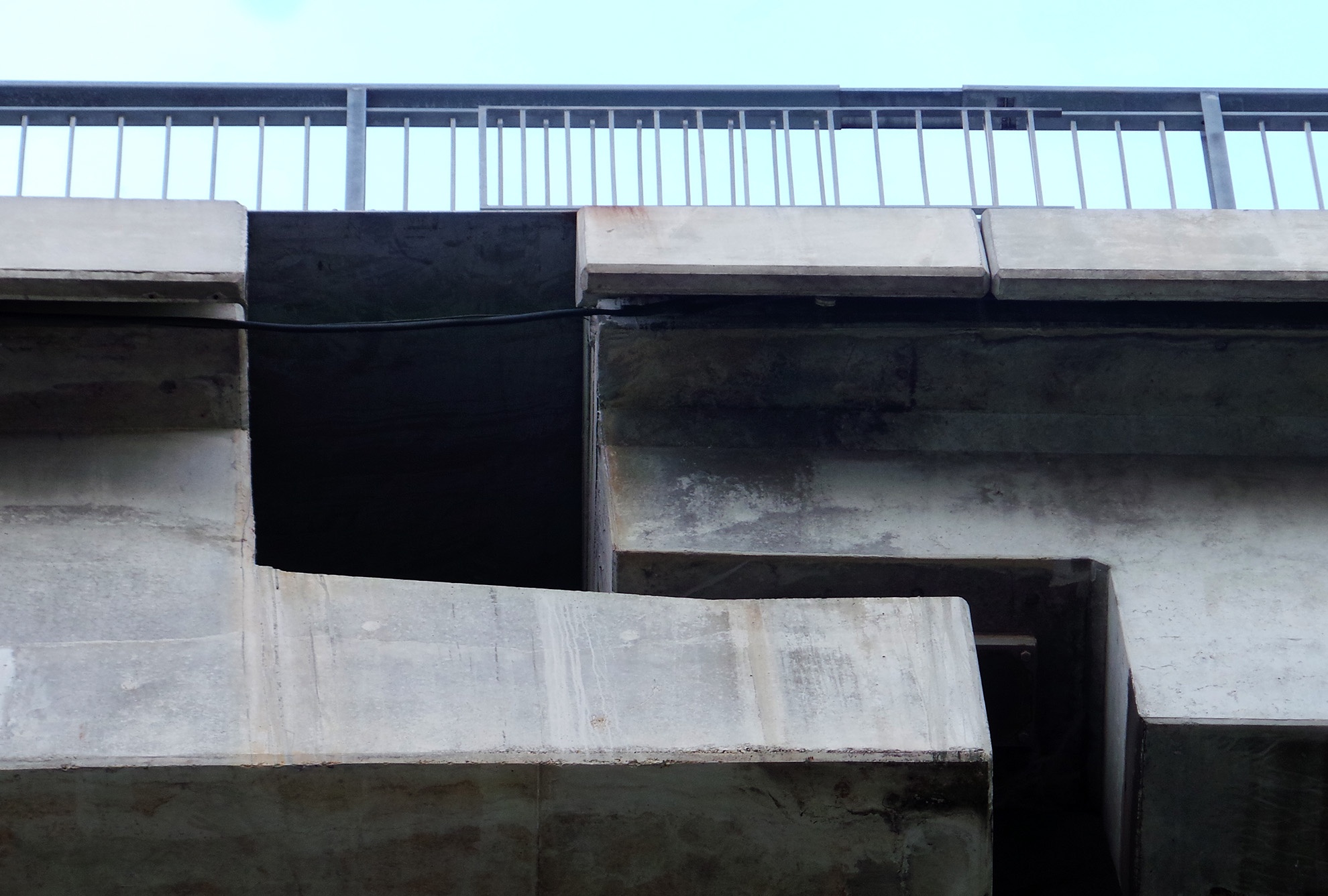 Can canh 'khe nut' gan 1 m gay tin don sap cau Phu My hinh anh