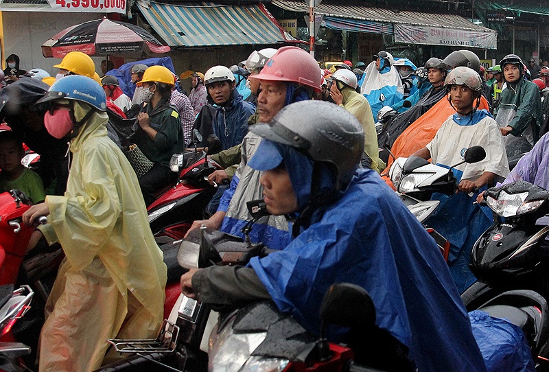 Sai Gon tac duong, ngap nang trong con mua chieu thu bay hinh anh