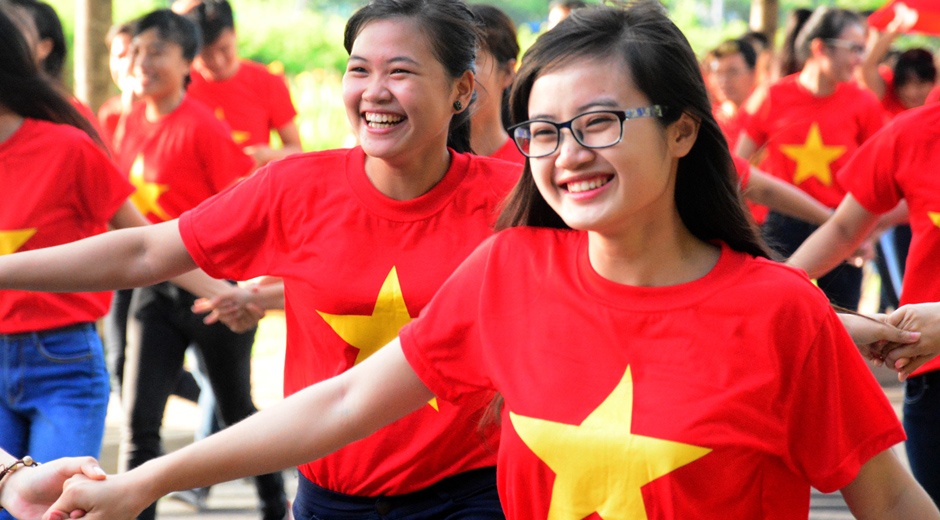 Sinh vien Sai Gon xep chu mung Quoc khanh hinh anh