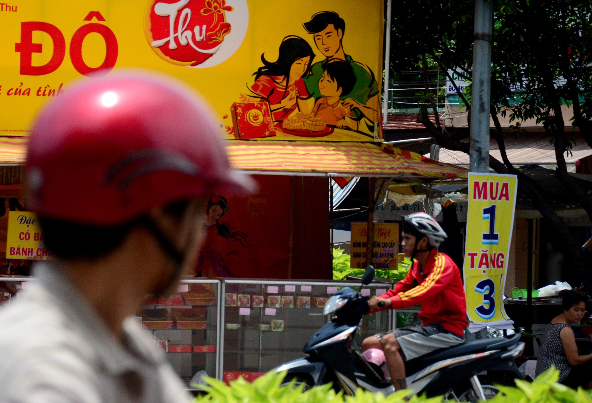 Ma tran banh trung thu mua 1 tang 2, 3 o Sai Gon hinh anh