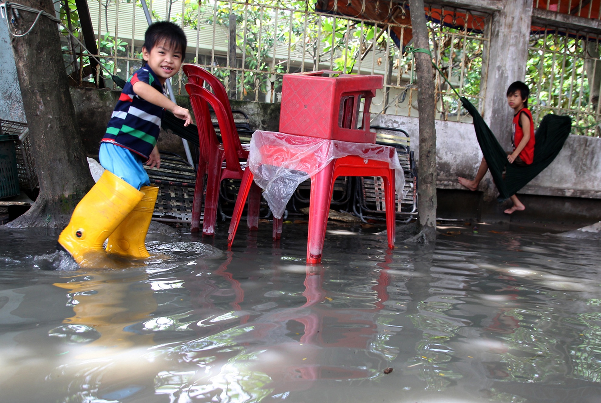 Song trong oc dao o Sai Gon hinh anh