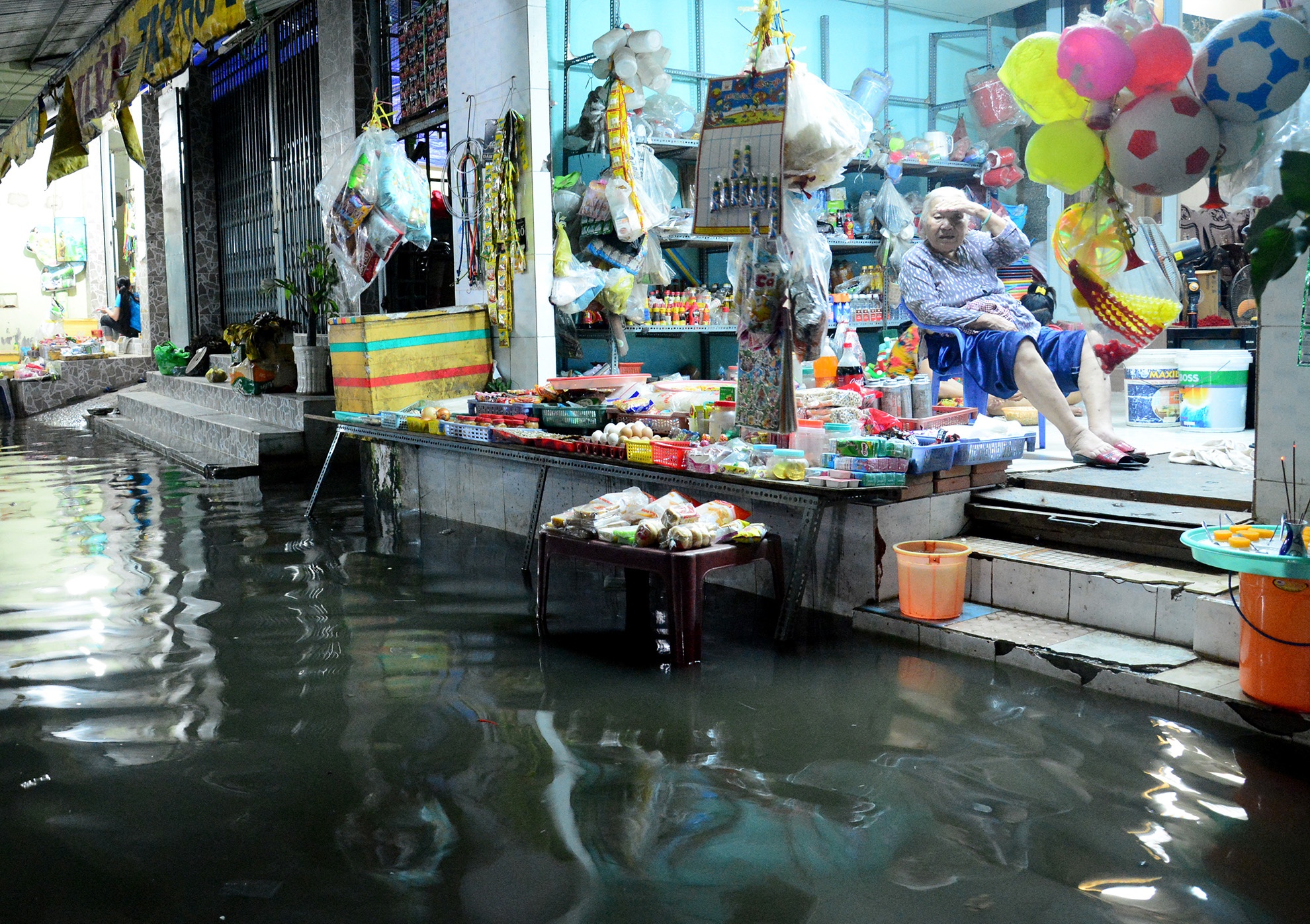 Nguoi Sai Gon vat lon voi trieu cuong dang cao hinh anh