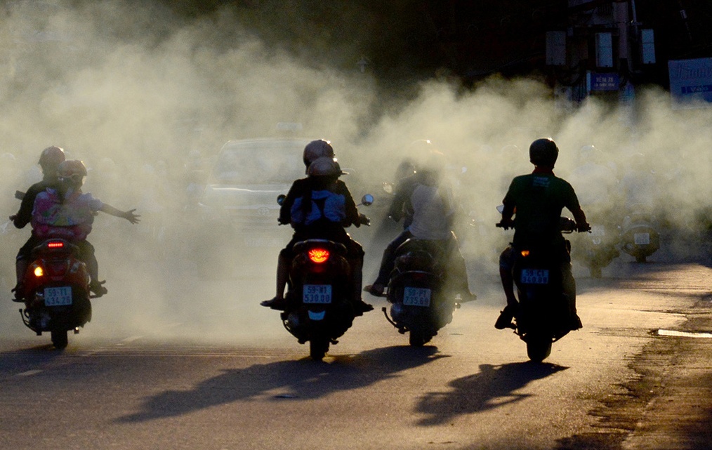 Nuong thit xa khoi vao nguoi tren duong pho Sai Gon hinh anh