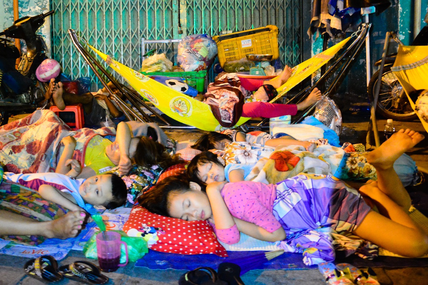 Canh man troi chieu dat sau vu chay lon o Sai Gon hinh anh