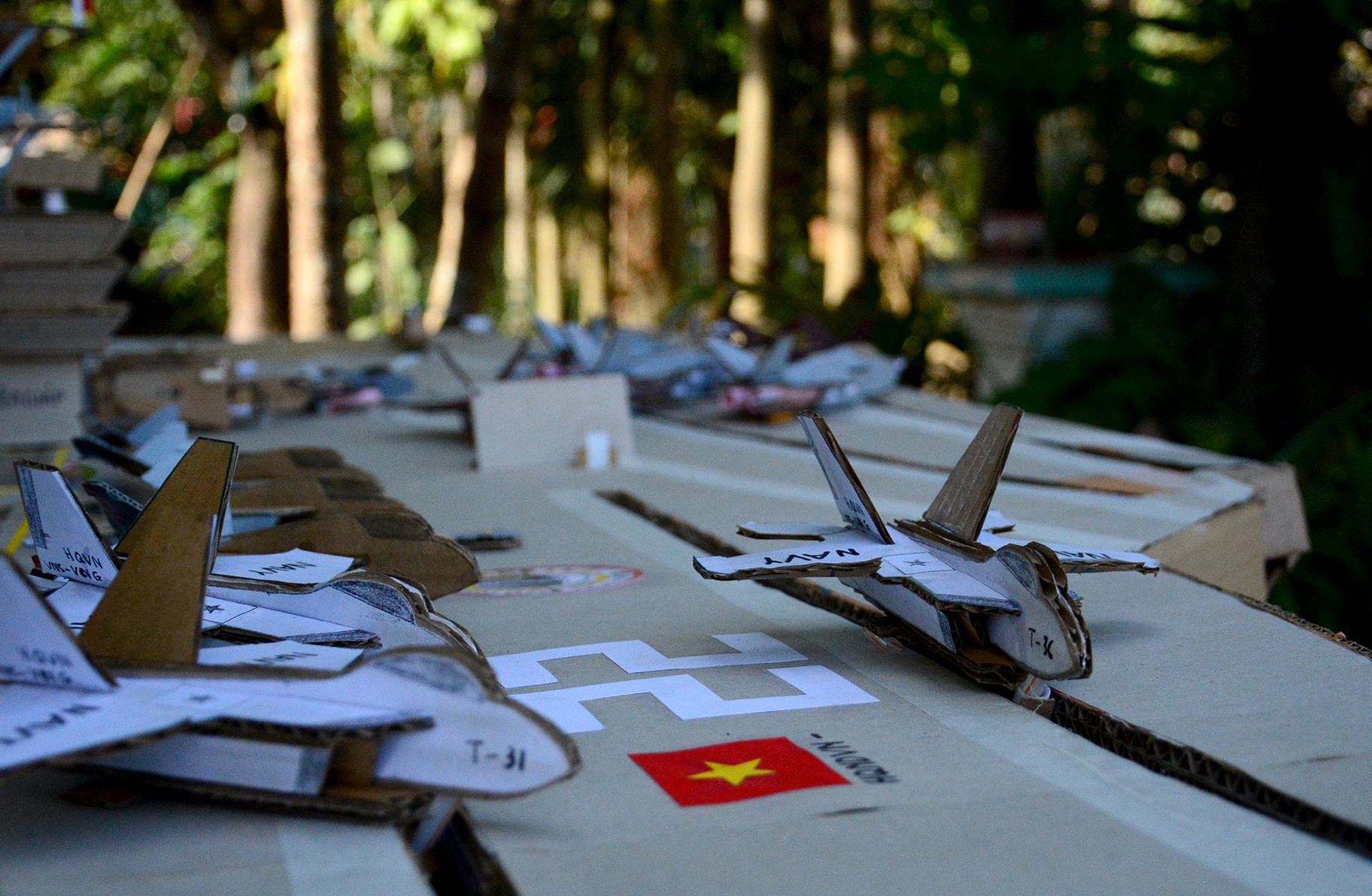 May bay tiem kich giay cat canh tu tau san bay hinh anh