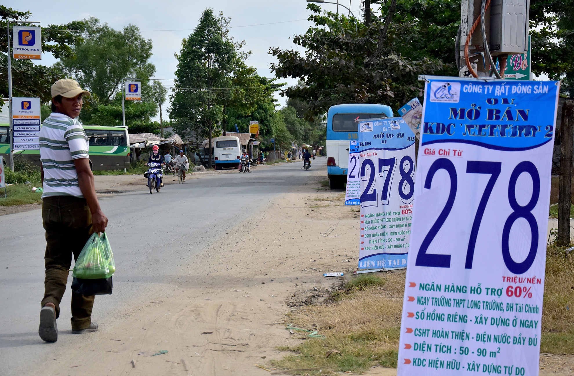 Vung bat dong san soi dong bac nhat Sai Gon hinh anh